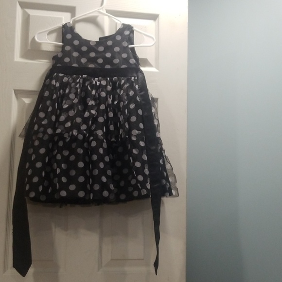 Girls dress - Picture 1 of 2
